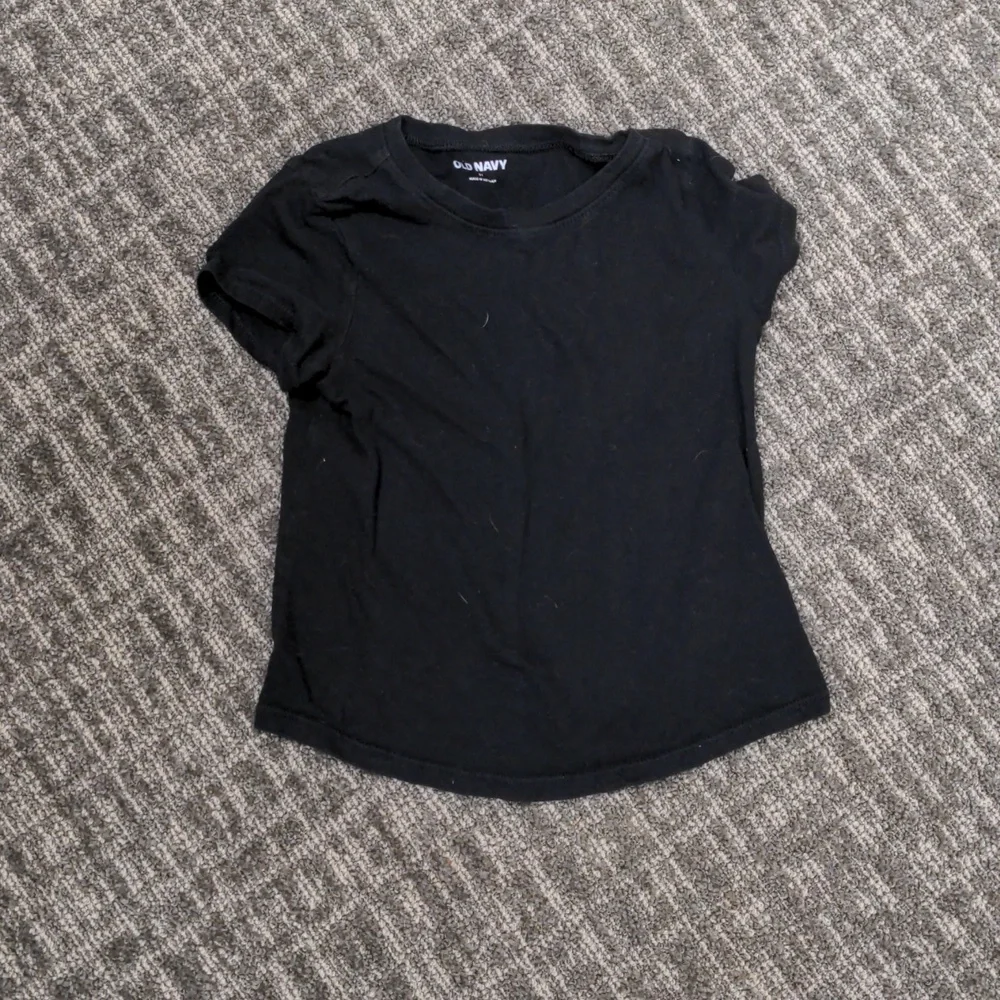 Old Navy Black Basic Tee Size 5T